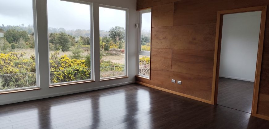 SE VENDE HERMOSA  CASA LOTEO CENTENARIO  PUERTO VARAS  4D/3B