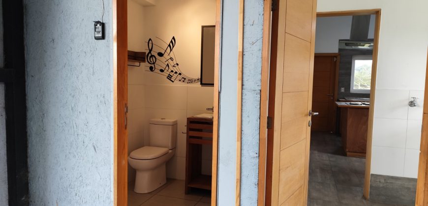 SE VENDE HERMOSA  CASA LOTEO CENTENARIO  PUERTO VARAS  4D/3B