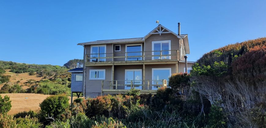 CASA EN VENTA / CON VISTA AL MAR EN ANCUD, ISLA DE CHILOÉ